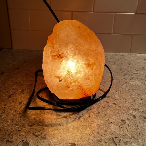 Himalayan Salt Lamp - Picture 3 of 8